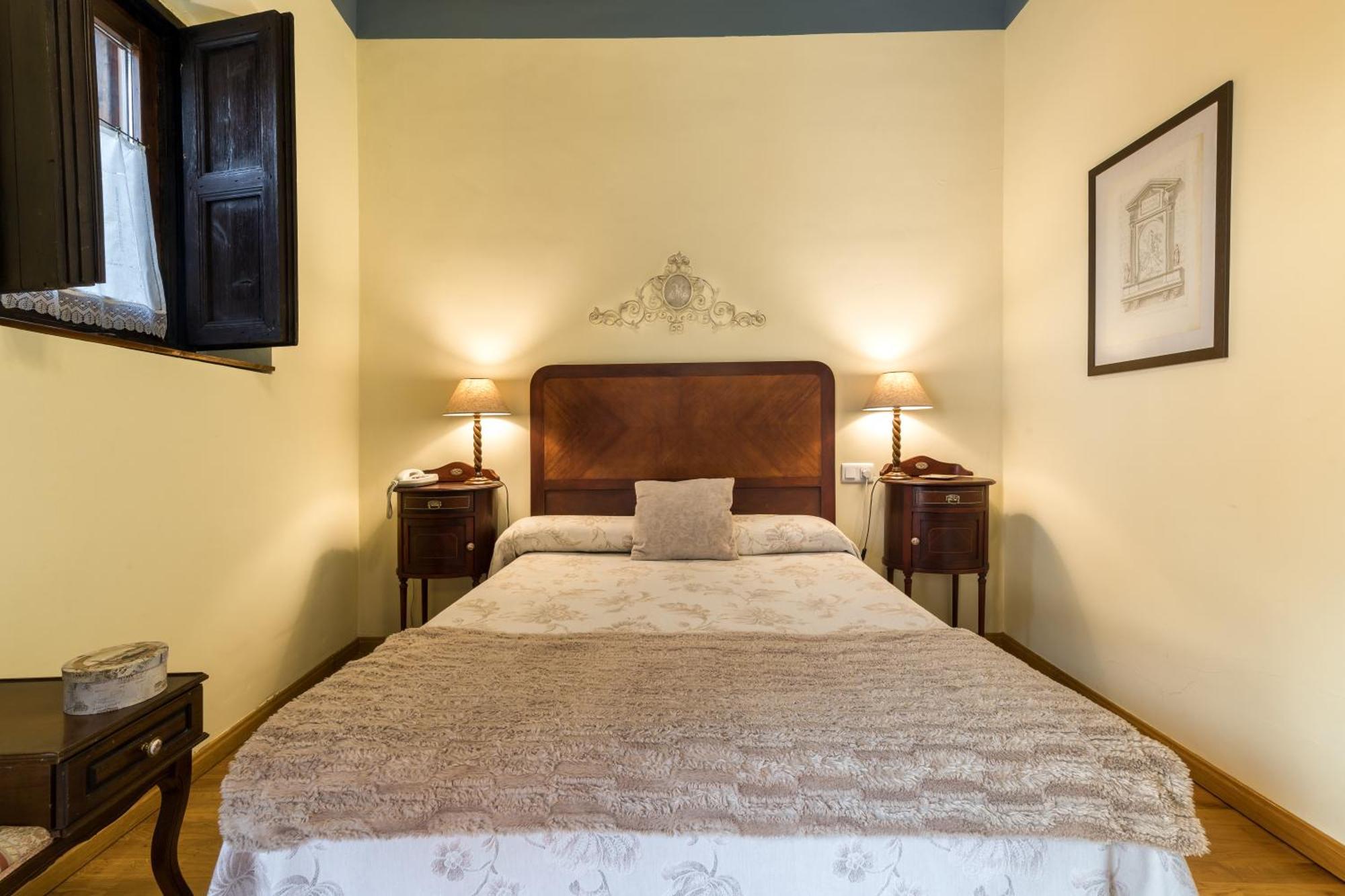 Hotel Los Leones - Adults Only Rubielos De Mora Buitenkant foto