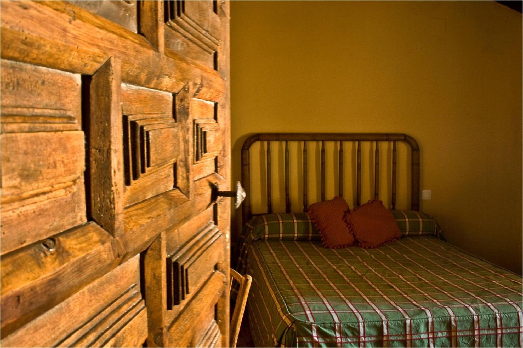 Hotel Los Leones - Adults Only Rubielos De Mora Buitenkant foto